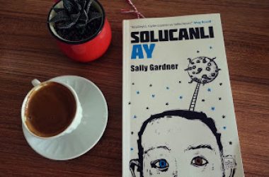 Solucanlı Ay Solucanlı Ay